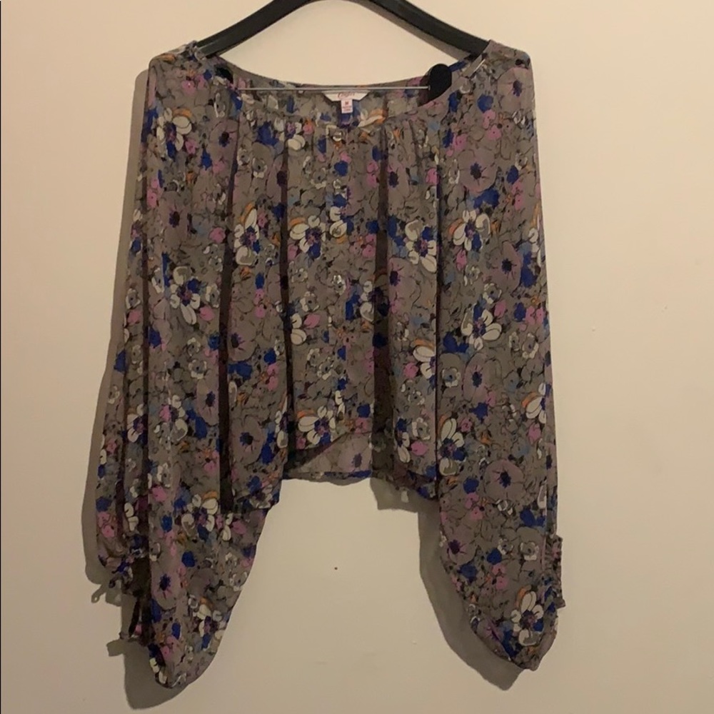 Candies grey floral crop top with blousy sleeves